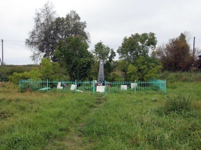 Братское захоронение советских воинов, погибших в 1941-1944 гг.