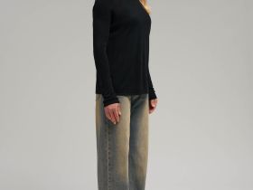 Джемпер приталенного кроя с шерстью