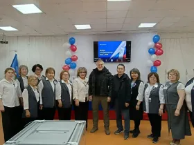 Члены правительства Якутии принимают участие в голосовании на выборах в Госдуму