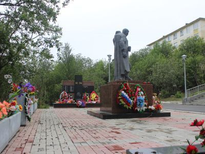Памятник на братской могиле советских воинов