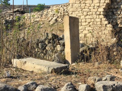 Могила святого