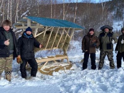 Якутское отделение РГО запустило челлендж «Помоги детям природы» по установке кормушек