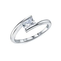 Серебряное кольцо с фианитом