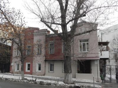 Дом, в котором в разные годы жили оперный певец Медведев М.Е. и советский актер Солоницын А.А.