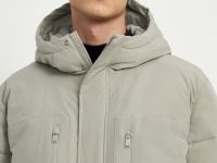 Утепленное полупальто с накладными карманами