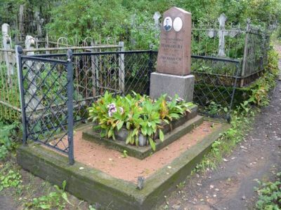 Могила Маркуцы Павла Андреевича (1907-1941 г.г.), Героя Советского Союза