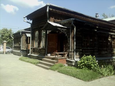 Дом, в котором в 1881-1896 гг. жил режиссер Мейерхольд Всеволод Эмильевич