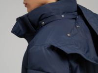 Утепленное полупальто с накладными карманами и капюшоном