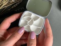 Палетка для красок "Ракушка" 6х5 см, цвет черный, пластик белый