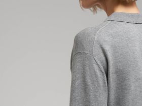 Легкий джемпер-поло прямого кроя