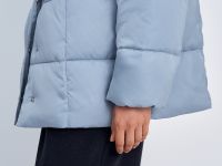 Куртка на кнопках с капюшоном