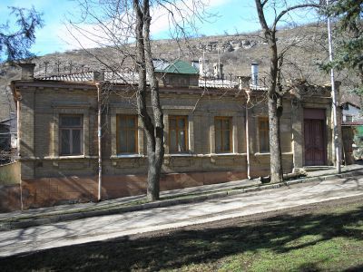 Дом княжны Мери, описанный Лермонтовым в романе "Герой нашего времени"