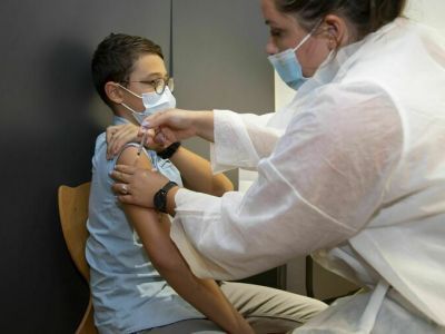Минздрав РФ одобрил клиническое исследование "КовиВака" для детей