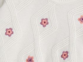 Свитер для маленькой девочки