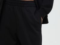 Спортивные брюки широкого кроя