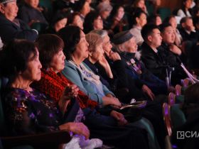 На открытии Декады Олонхо наградили лучших носителей традиционной культуры