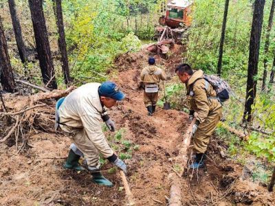 Более одной тысячи человек задействовано в тушении пожаров в районах Якутии