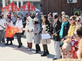 На площади Победы в Якутске станцевали «Осуохай Победы»