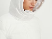 Пуховое пальто женское с капюшоном