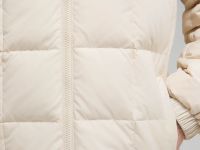 Пуховое пальто с капюшоном