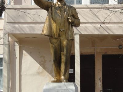 Памятник В. И. Ленину
