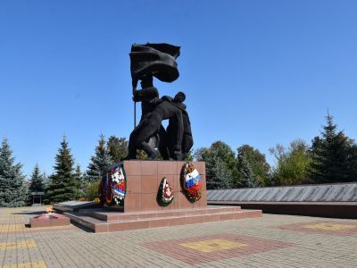 Братская могила советских воинов, погибших в годы Великой Отечественной войны