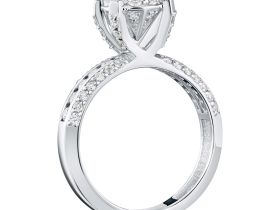 Кольцо из белого золота с бриллиантами э0901кц04210378