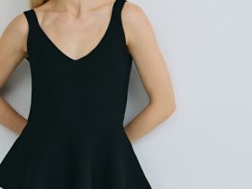 Топ на бретелях с баской, Черный