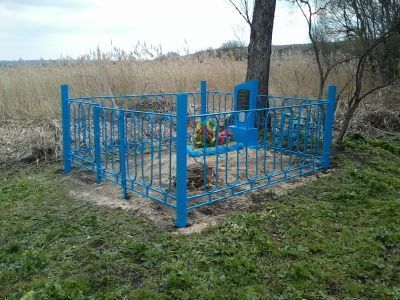 Братская могила мирных жителей, расстрелянных в 1942 г. немецко-фашистскими захватчиками