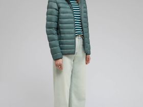 Стеганый пуховик с натуральным пухом