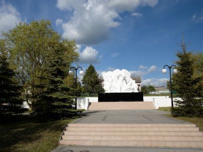 Братская могила советских воинов, погибших в январе 1945 года