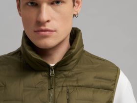 Стеганый пуховый жилет