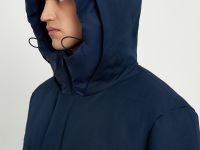 Утепленное пальто с накладными карманами