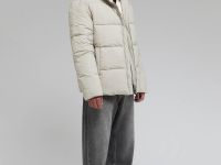 Утепленная куртка с капюшоном