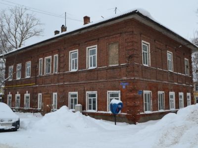 Дом жилой (красные казармы)