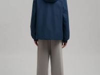 Ветровка с капюшоном