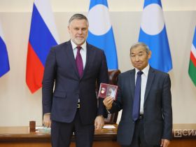 Госнаграды вручили деятелям культуры и искусства Якутии