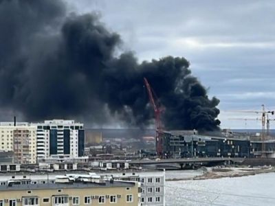 Видео: в Якутске горит строящееся здание Арктического центра эпоса и искусств UPD