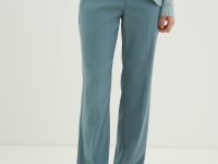 Брюки прямого силуэта на средней посадке