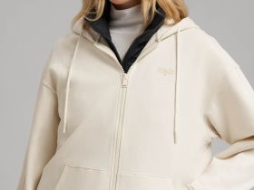 Толстовка объемного кроя из футера