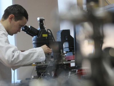 Не только жилье и зарплата. Медведев о том, что нужно, чтобы молодые ученые оставались в России