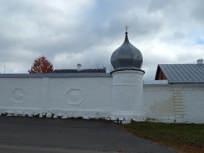 Башня и участки стен