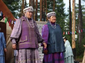 Показ национальной одежды состоялся на Ысыахе Олонхо