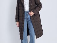 Пуховое стеганое пальто с поясом