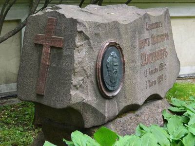 Могила Шишкина И.И. (1832-1898), художника