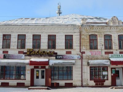 Каменный двухэтажный дом