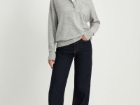 Джемпер с отложным воротником и нагрудным карманом