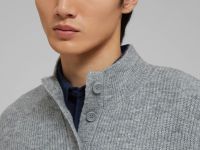 Свитер с шерстью