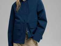 Ветровка с капюшоном свободного силуэта