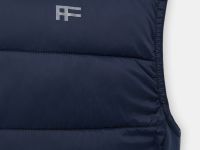 Утепленный жилет с воротником-стойкой